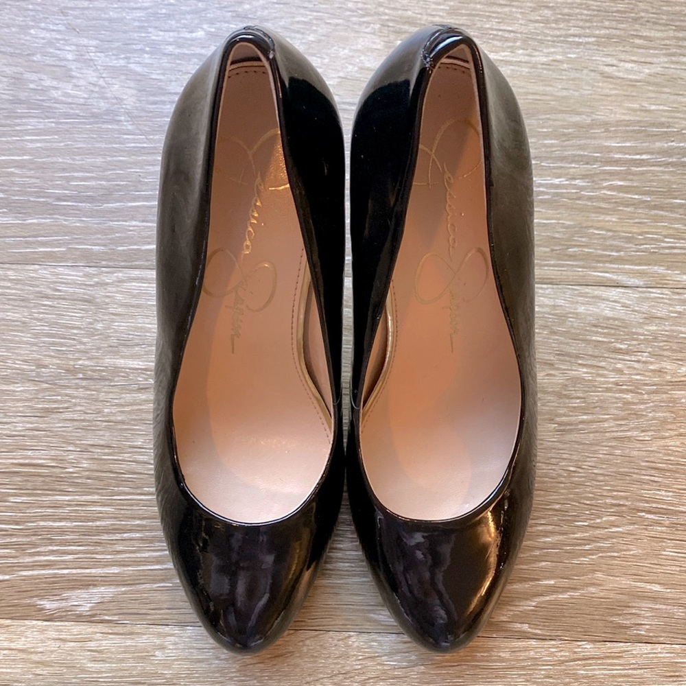 Jessica Simpson Black Patent Pumps • Size 6 US